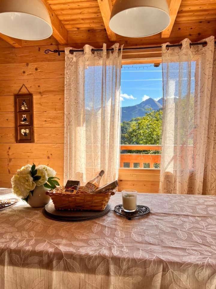 Charming Family Chalet For 8 People, With Private Hot Tub Les Clefs Buitenkant foto