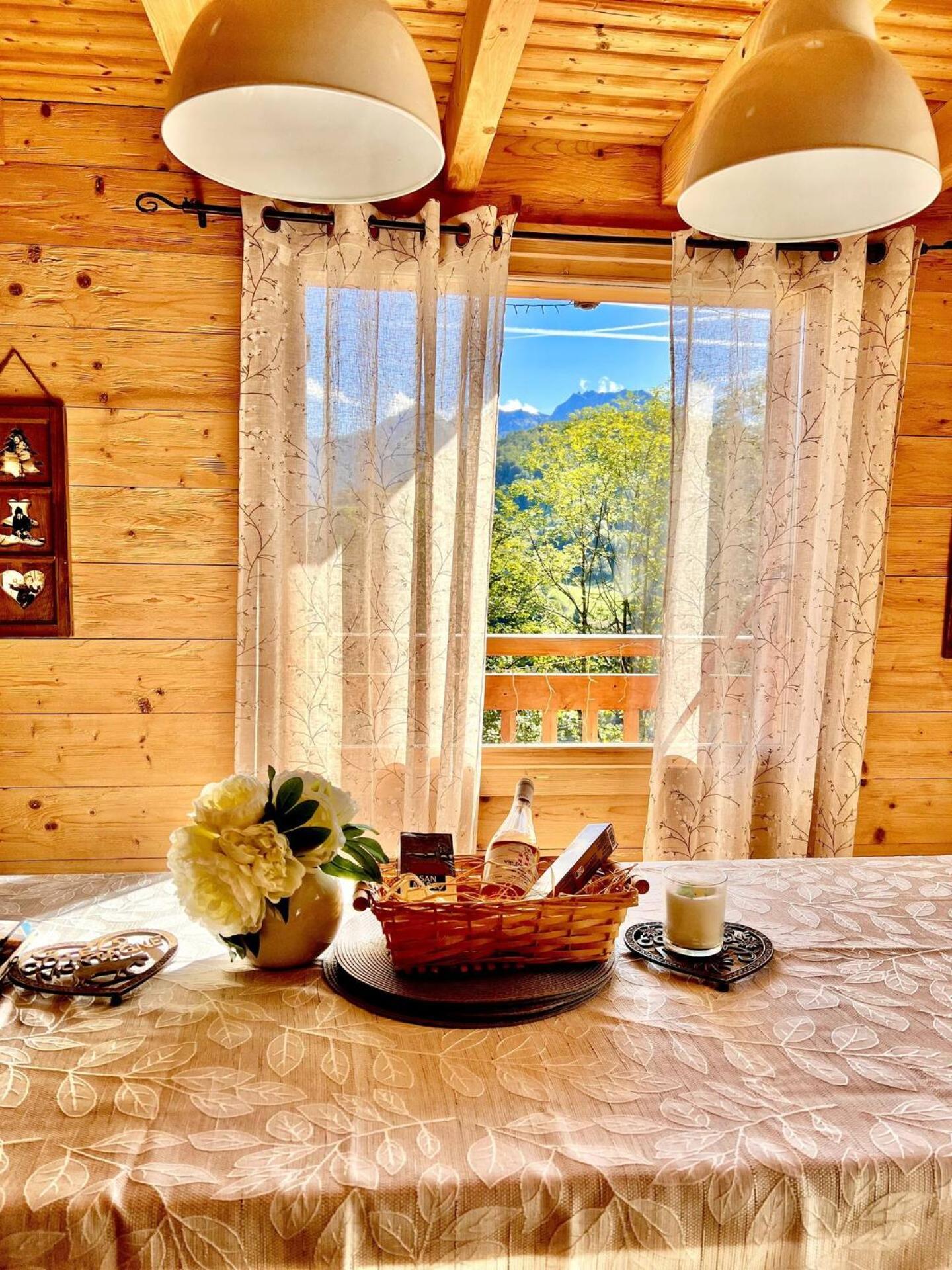 Charming Family Chalet For 8 People, With Private Hot Tub Les Clefs Buitenkant foto
