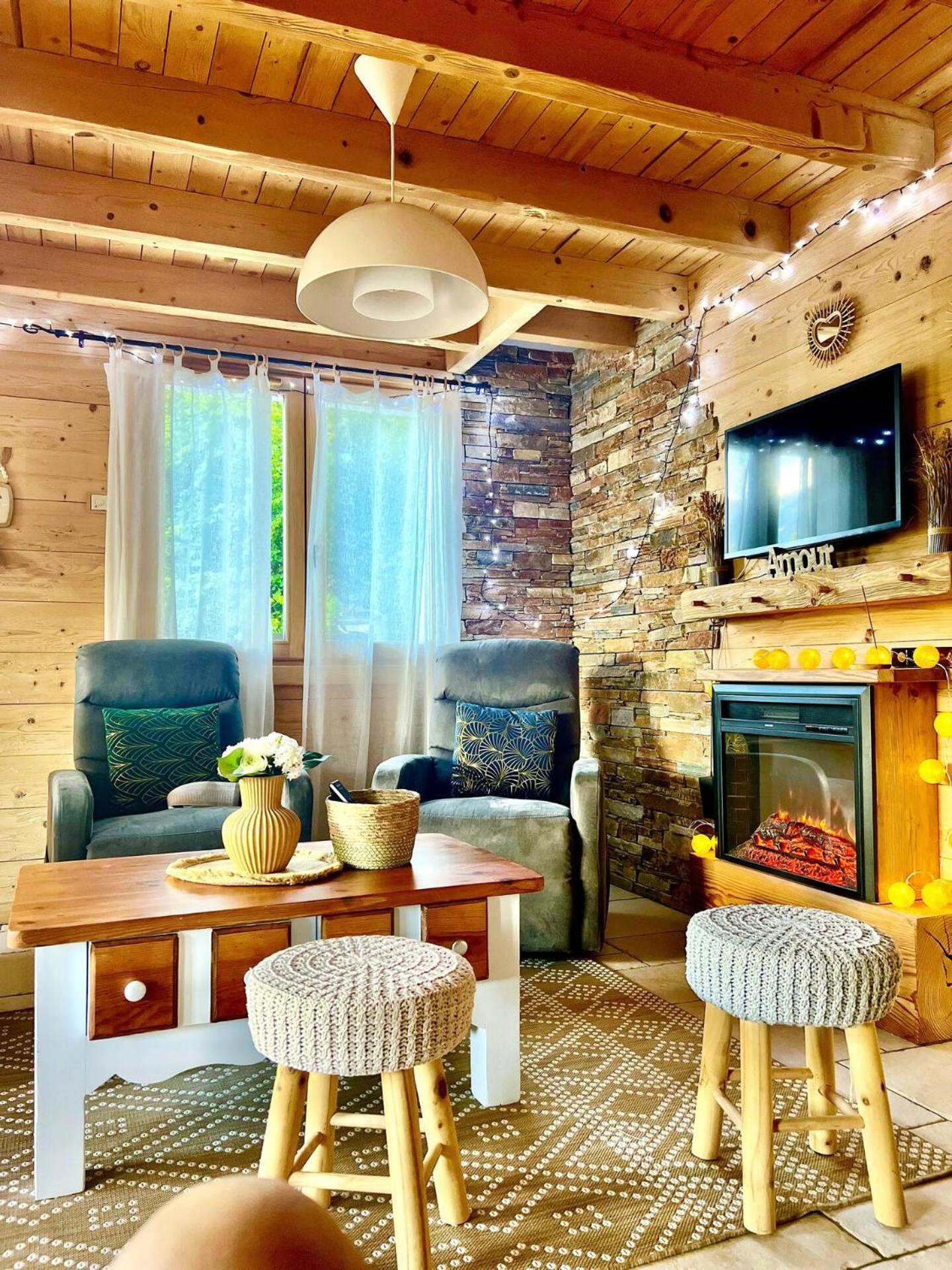 Charming Family Chalet For 8 People, With Private Hot Tub Les Clefs Buitenkant foto