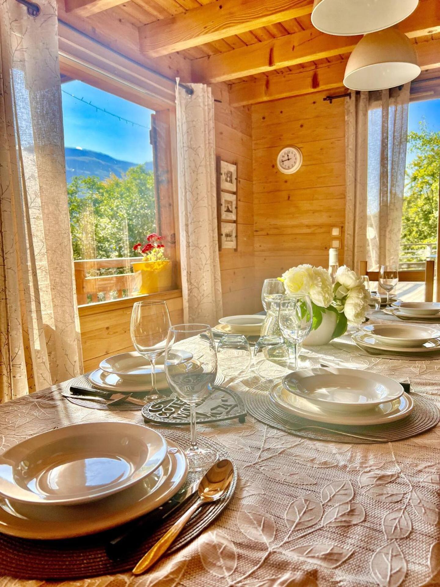 Charming Family Chalet For 8 People, With Private Hot Tub Les Clefs Buitenkant foto